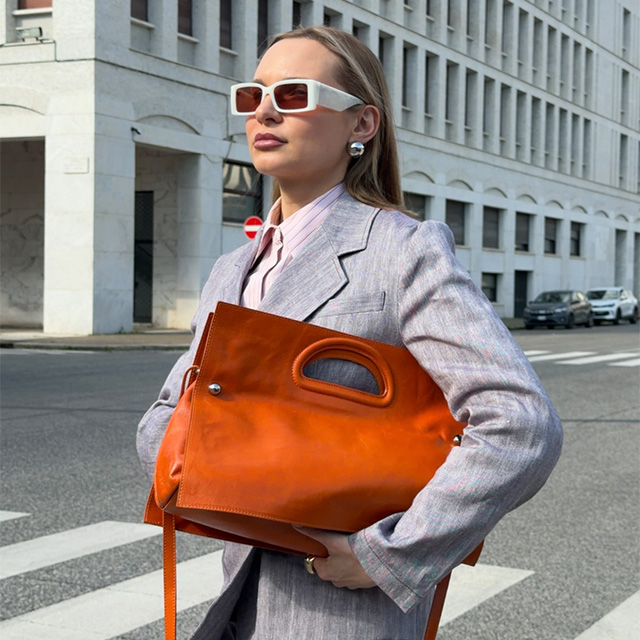 Suiting Maxandco Fashion Week Desktop 4 MAX&Co.